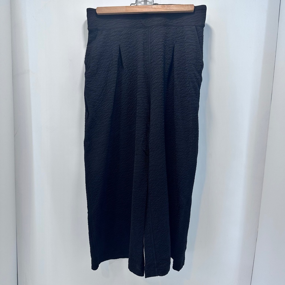 Lululemon Can You Feel The Pleat Black Textured Wide Leg Crop‎ Pants Size 8 - Picture 4 of 13